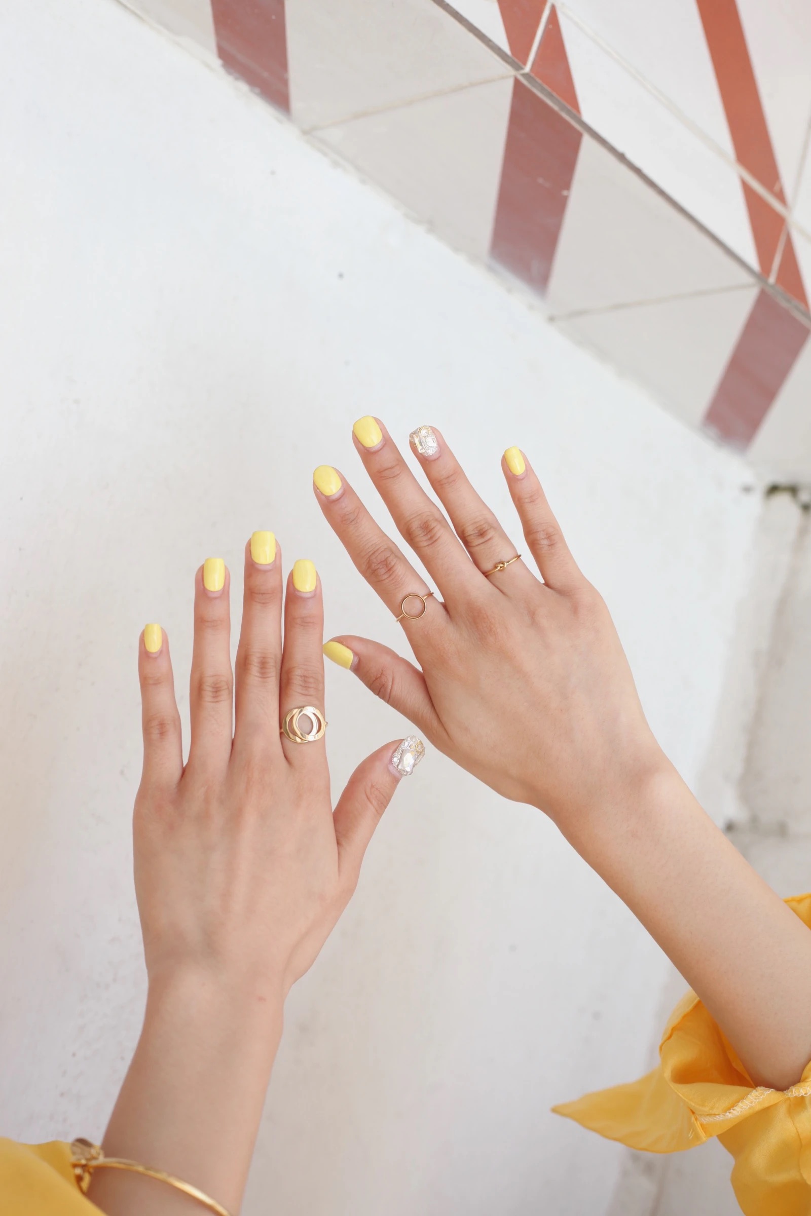 Neutral manicure with a ring
